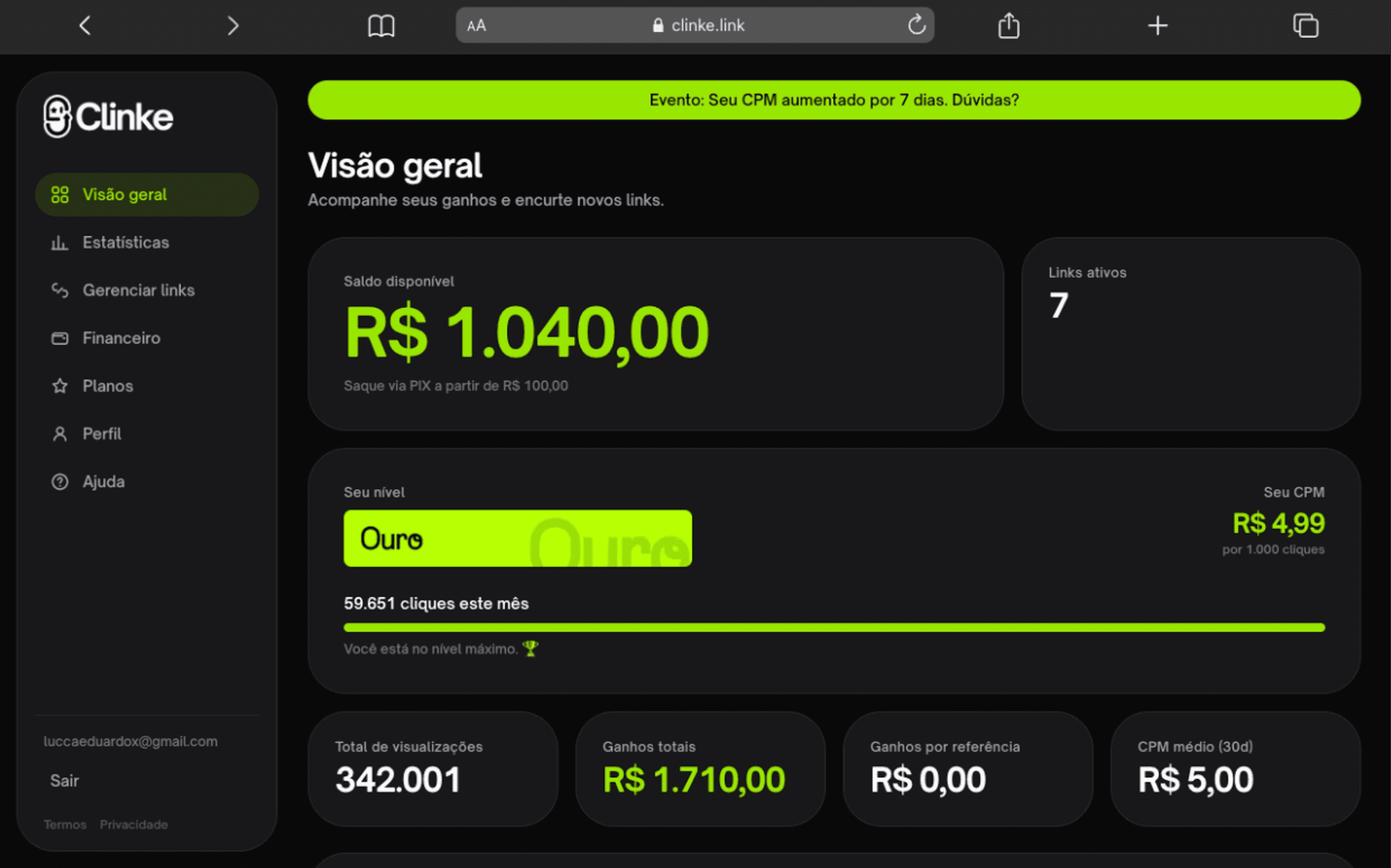 Clario dashboard showing balance, daily spending limit, savings plans, and real-time expense tracking in a modern interface.